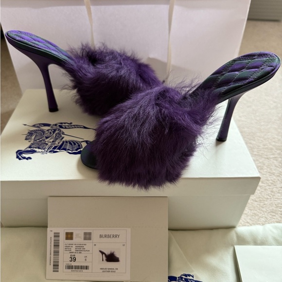 Burberry sandals sz 39 - Picture 2 of 5